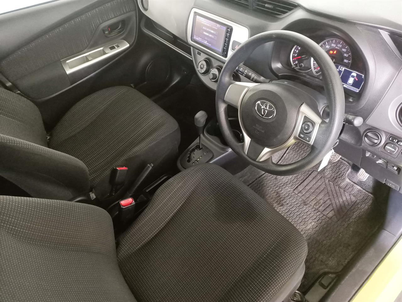 2015 Toyota Vitz 