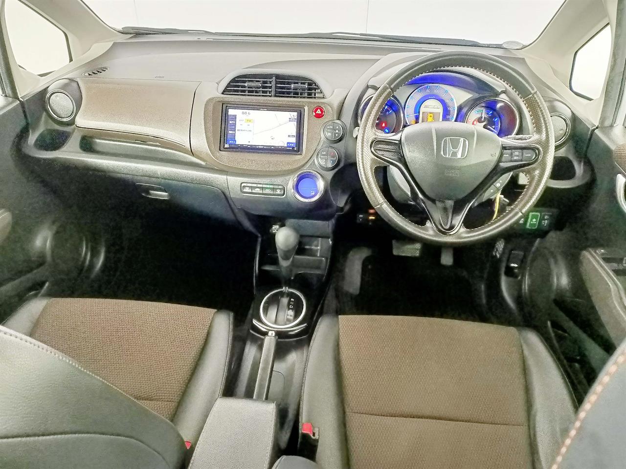 2013 Honda Fit Jazz Shuttle Hybrid