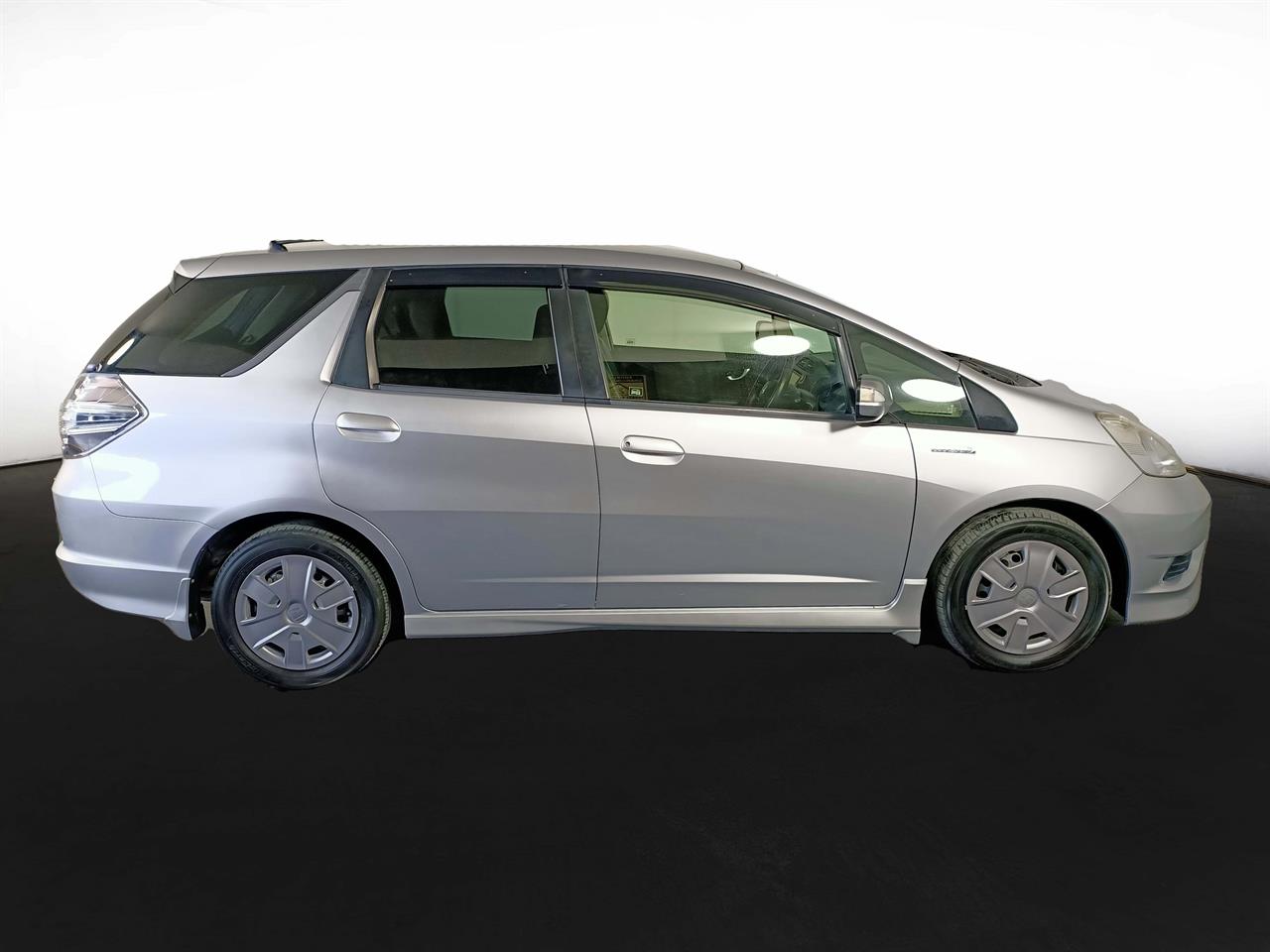 2013 Honda Fit Jazz Shuttle Hybrid