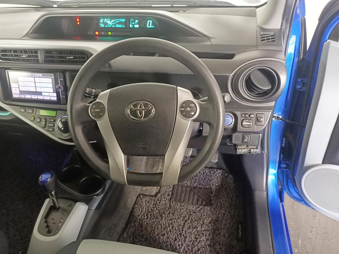 2013 Toyota Aqua Hybrid